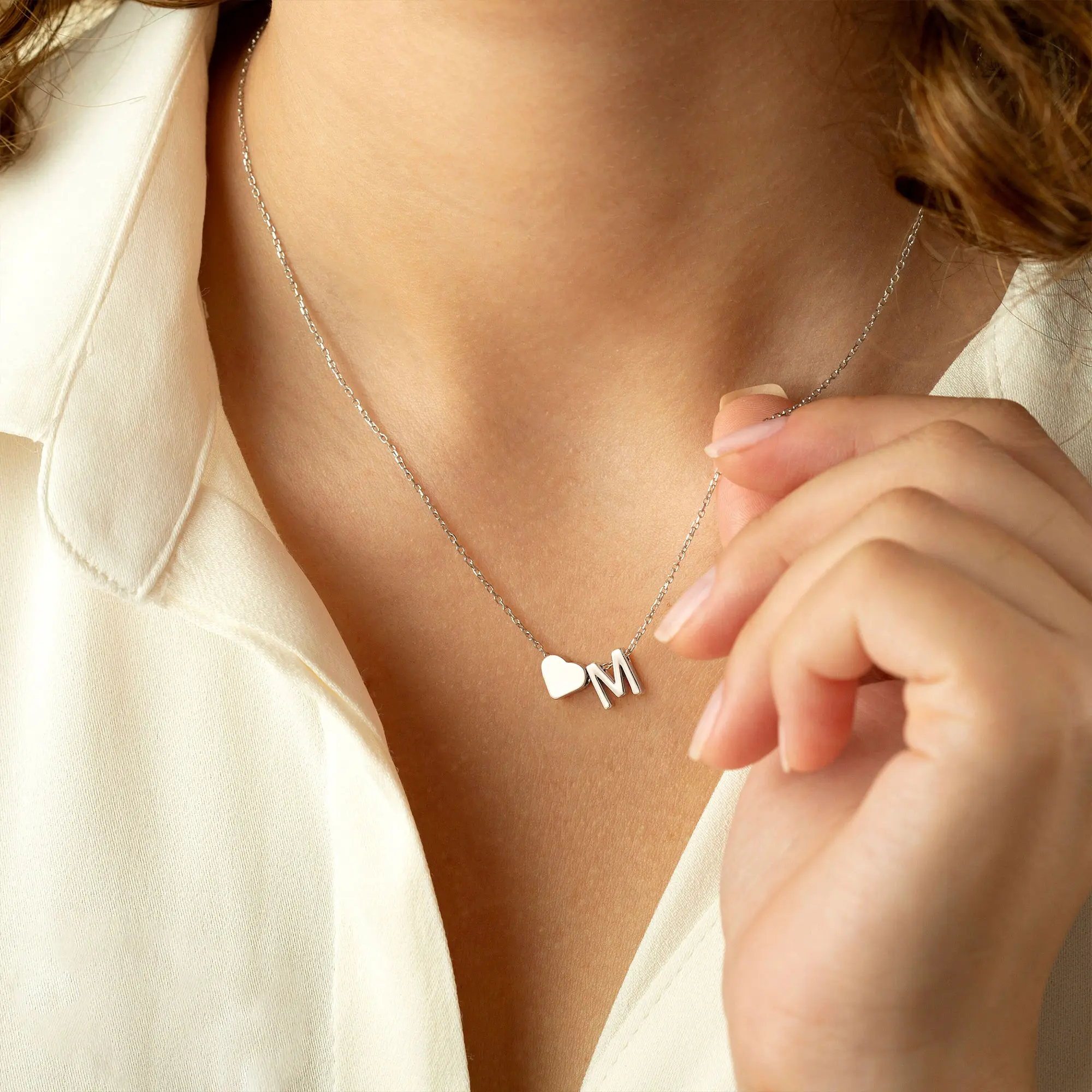 Turandoss Tiny Initial Necklaces for Women Golden Heart Letter A-Z Necklace Dainty Heart Name Necklace Personalized Initial Tag Pendant Birthday Gifts Anniversary Gifts Jewelry for Women Girls Mother's Day Gift summerwins